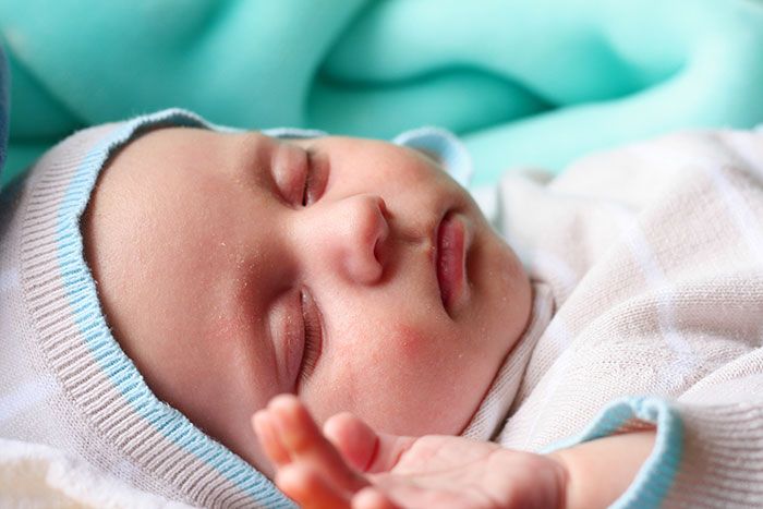 bebê no primeiro mês