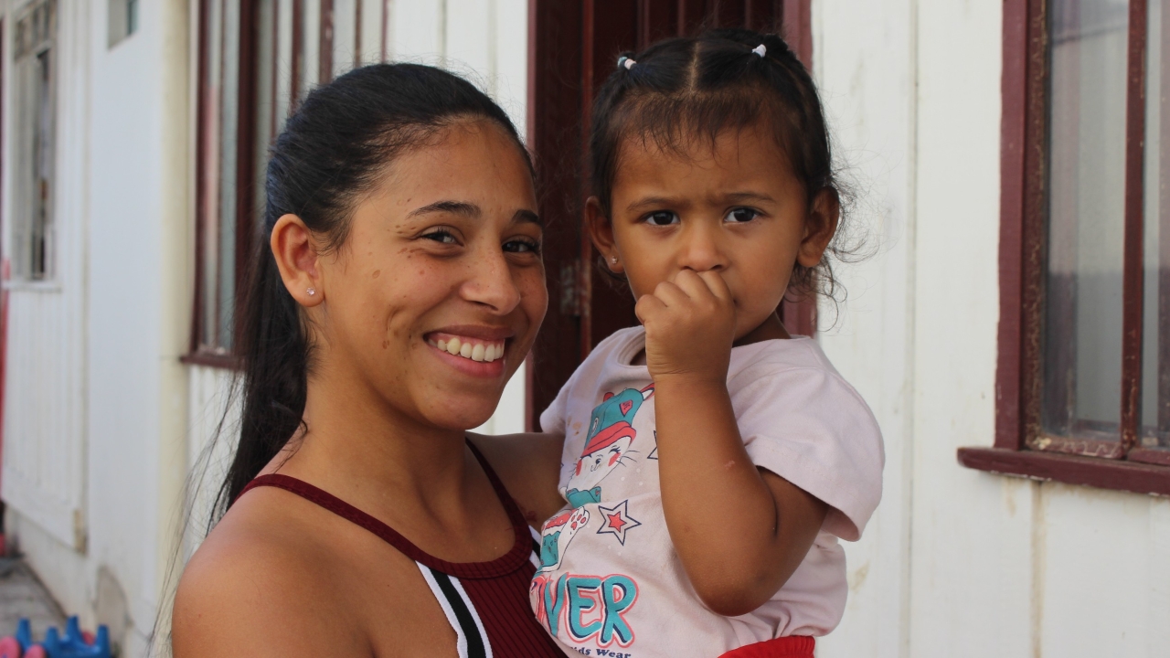 Mãe e filha acompanhadas pela Pastoral da Criança