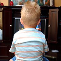 7-obesidade-infantil-tv-em-execesso