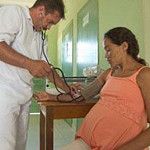 Pressão alta é uma das causas de parto prematuro