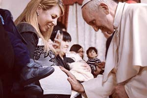papa francisco e gestante e1527762325680